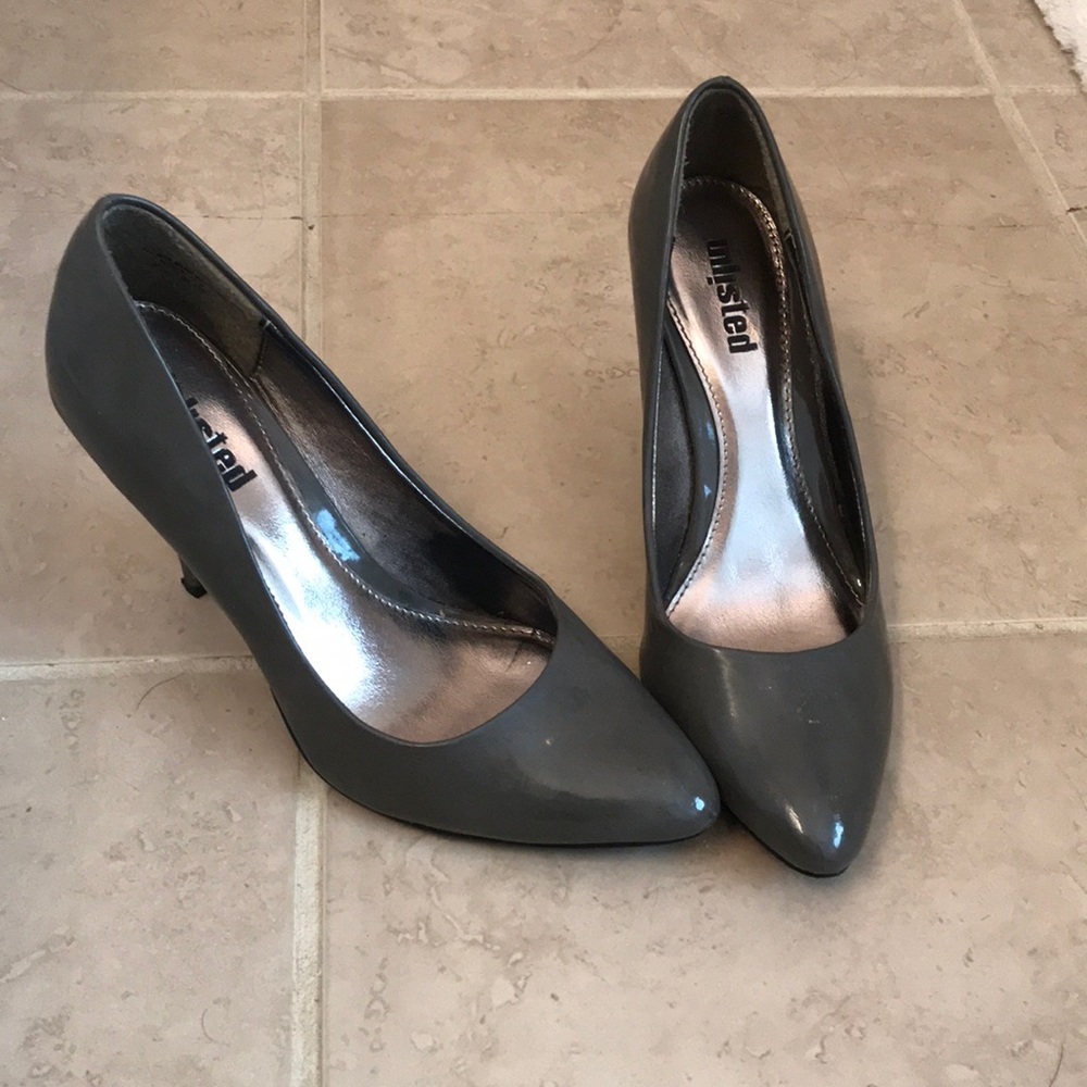 Size 8 patent gray, pointy-toed heels.